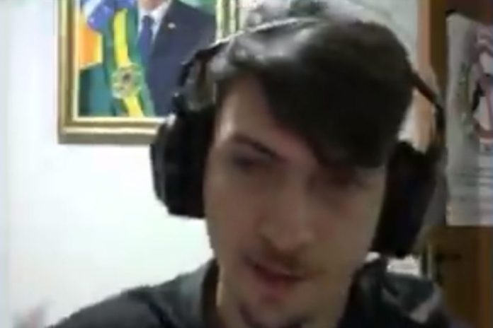 Filho de Bolsonaro sobre Covid-19: “Prefiro morrer transando que tossindo”