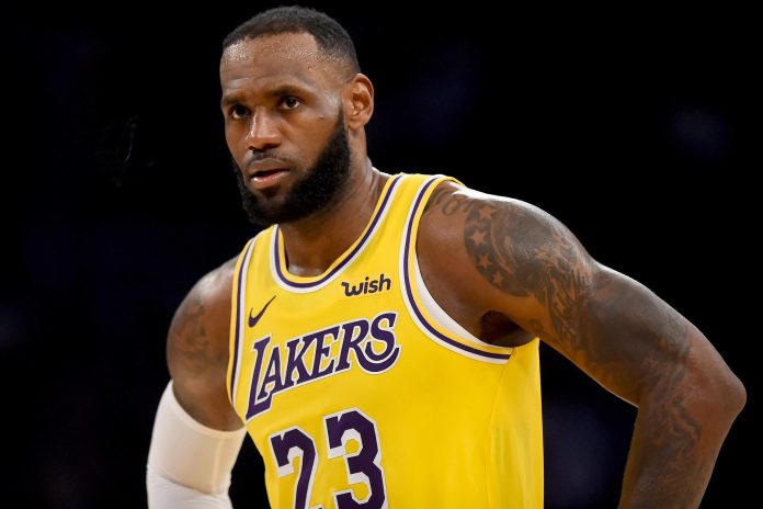 Lebron James diz estar aberto a discutir retorno da NBA