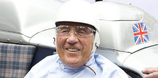 Ídolo da Era de Ouro da Fórmula 1, Stirling Moss, morre aos 90 anos