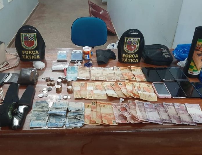 Oito pessoas são presas pela Força Tática com entorpecentes no AM