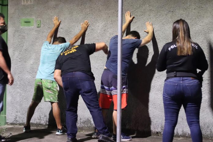 Homens são presos com 20 metros de cabos de telefonia na operação ‘Sentinela’