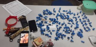 Dupla é presa por suspeita de tráfico de drogas no bairro Flores