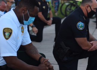 Caso George Floyd: policiais se ajoelham e rezam com manifestantes; veja