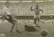 Fotografia de um dos gols marcados pelo Brasil na vitória sobre a Argentina em jogo válido pela Copa Roca de 1957. Arquivo Nacional. Fundo Correio da Manhã. BR_RJANRIO_PH_0_FOT_03128_001