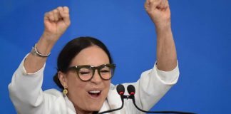 “Deu-se! Ufa”, diz Regina Duarte após ser exonerada da Cultura