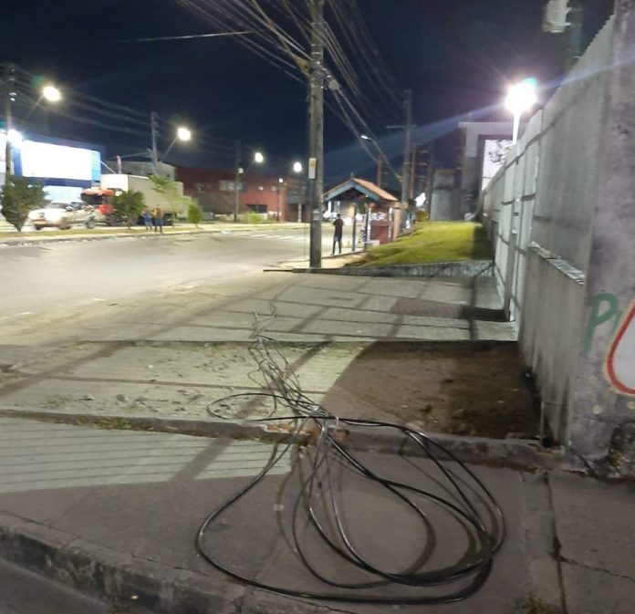Dupla é presa após por roubo de cabos de internet na zona Leste