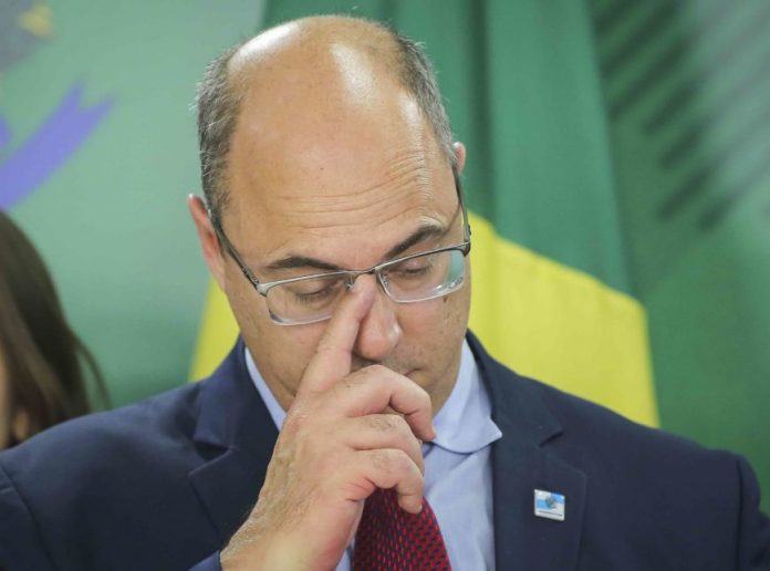 Foi publicado na edição de hoje (15)  DOE o Ato número 41/2020 do presidente (Alerj), que abre o processo de impeachment contra o governador Wilson Witzel.