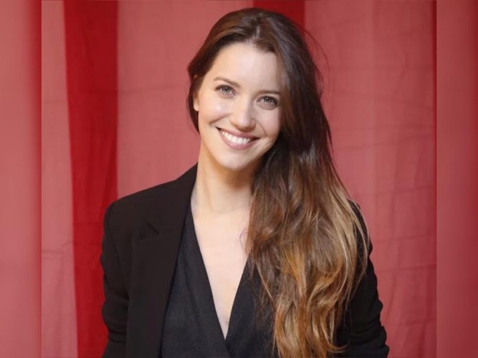 Atriz Nathalia Dill anuncia gravidez: 'Estamos radiantes'
