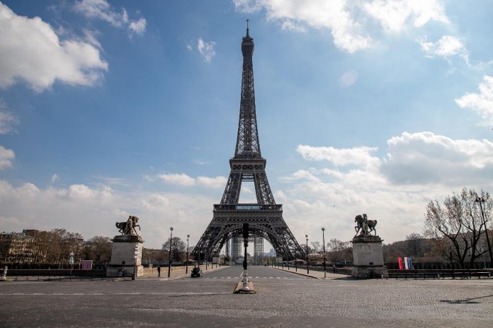 França registra 13 mortes, número mais baixo desde confinamento