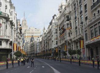 Fronteiras da Espanha são reabertas e país encerra estado de emergência