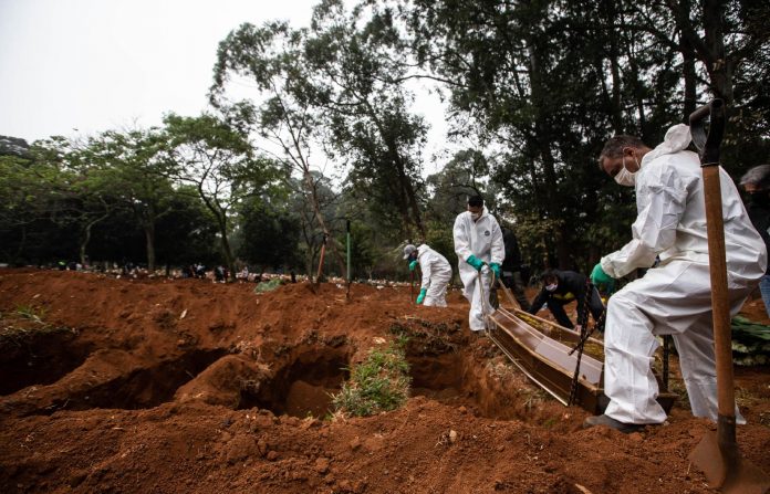 Brasil registra mais de 23 mil novos casos e 614 mortes por covid-19