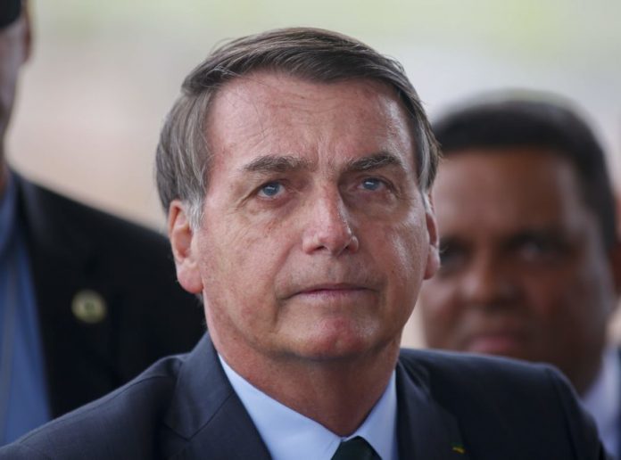 Bolsonaro foi avisado de vazamento da operação contra Queiroz, diz Marinho