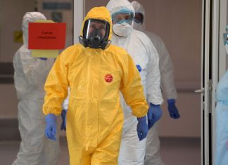 Rússia: médicos serão vacinados contra covid-19 em duas semanas