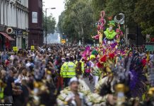 Carnaval de Notting Hill troca as ruas de Londres por festival online