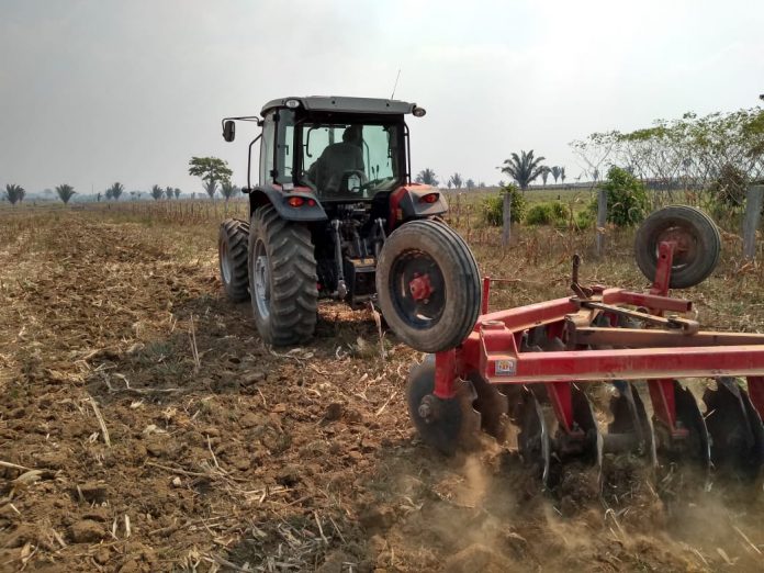 Associação de produtores do Amazonas recebe implementos agrícolas