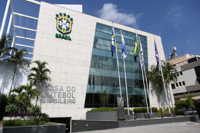 Covid-19: médico da CBF diz que protocolo do futebol pode ter mudanças