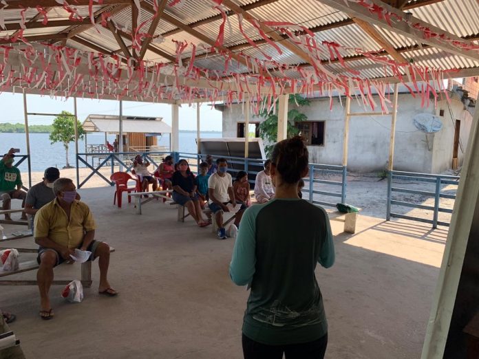 Novo acordo de pesca no rio Cuieiras é apresentado a pescadores no AM