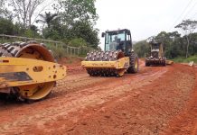 Estrada para interligar sede de Coari à comunidade de Itapéua é construída