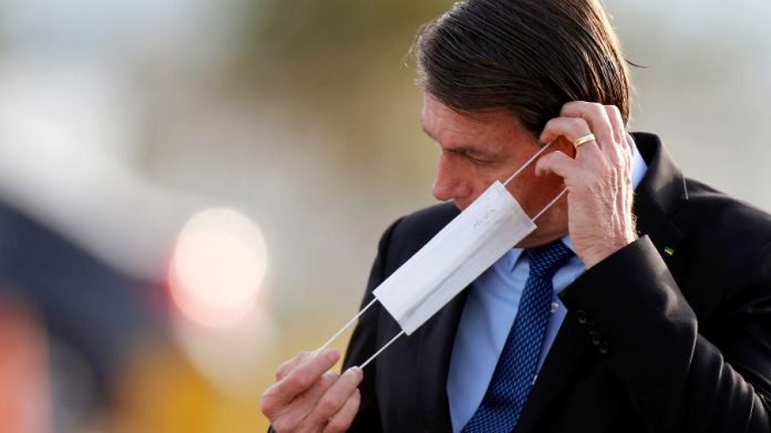 Com 113 mil mortes, Bolsonaro promove evento 'Brasil vencendo a covid-19'
