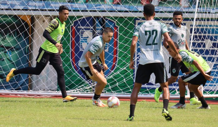 Manaus FC enfrenta o Treze (PB) na Arena da Amazônia nesta segunda-feira