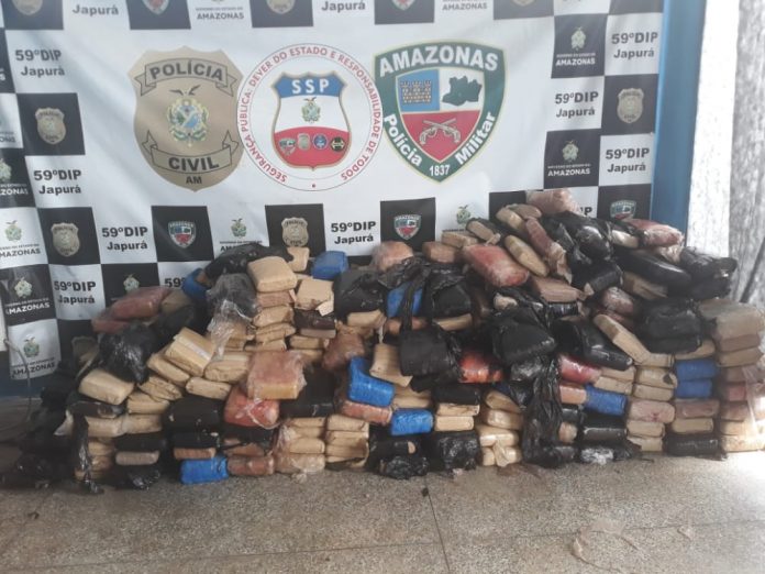 Em Japurá, polícia apreende mais de 380 tabletes de maconha