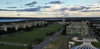 Governo economiza R$ 1 bilhão com trabalho remoto de servidores