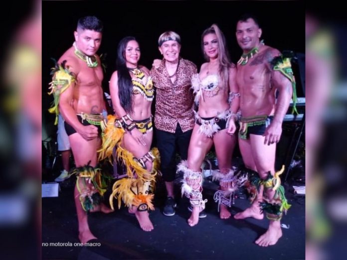 Banda Carrapicho faz show drive in para celebrar 'Dia do Comerciário' em Manaus 