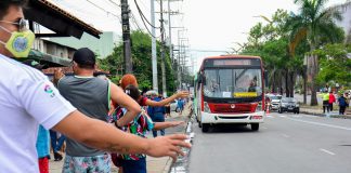 Após toque de recolher, circulação de ônibus coletivos é reduzida em Manaus