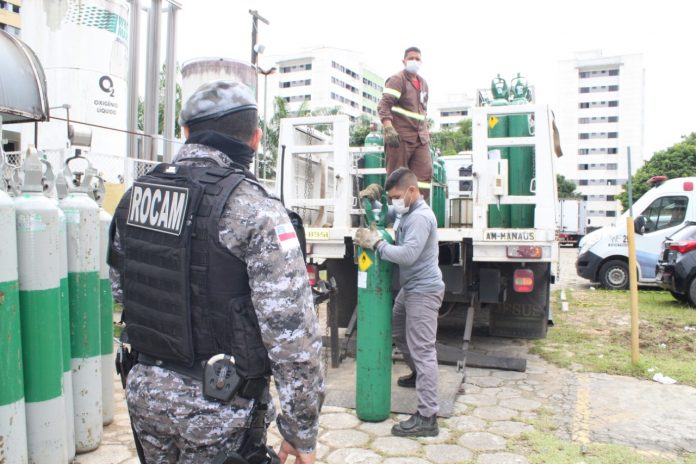 Quatro hospitais de Manaus recebem abastecimento de 100 cilindros de oxigênio