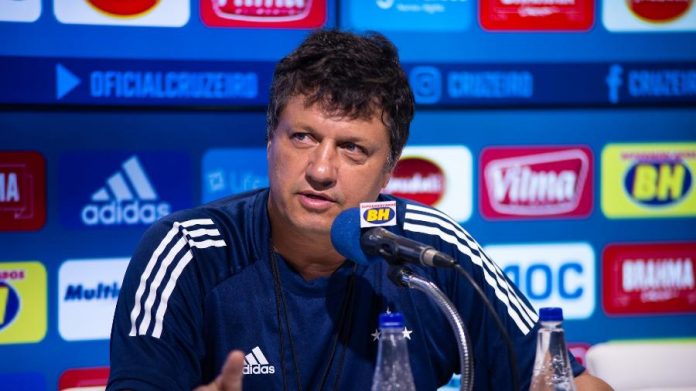 Após infarto, técnico Adilson Batista deixa UTI