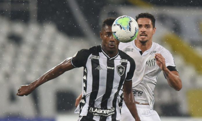 Finalista da Libertadores, Santos duela com Botafogo em crise no Brasileirão