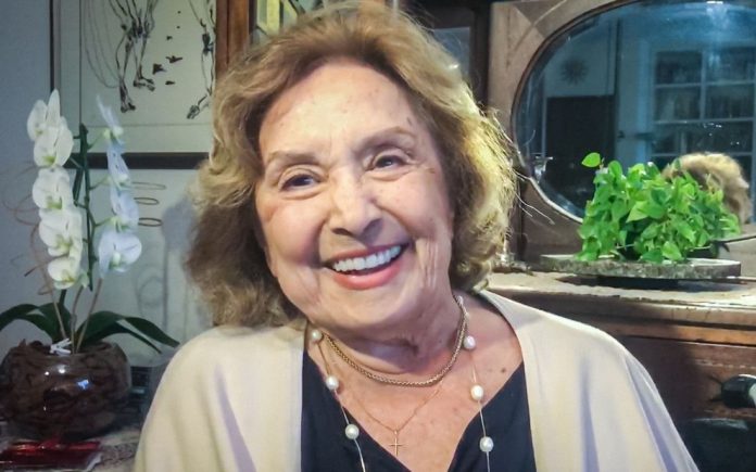 Atriz Eva Wilma está internada em UTI com sintomas de pneumonia