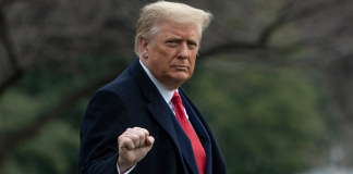 Trump proíbe transações com aplicativos chineses