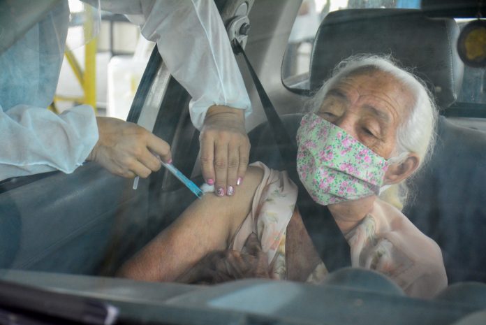 Vacinação de idosos com 70 a 74 anos em condições especiais de saúde é ampliada