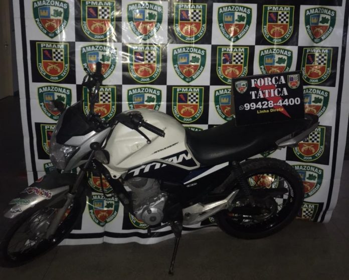 Força Tática apreende adolescente com motocicleta roubada na zona Oeste