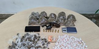 SSP-AM prende quatro pessoas e apreende arma, drogas e dinheiro na Compensa