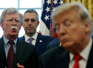 Senado decide ouvir testemunhas e adia veredito sobre impeachment de Trump