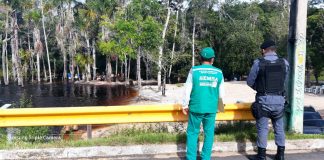 Balneários de Novo Airão passam por fiscalização da Polícia Militar