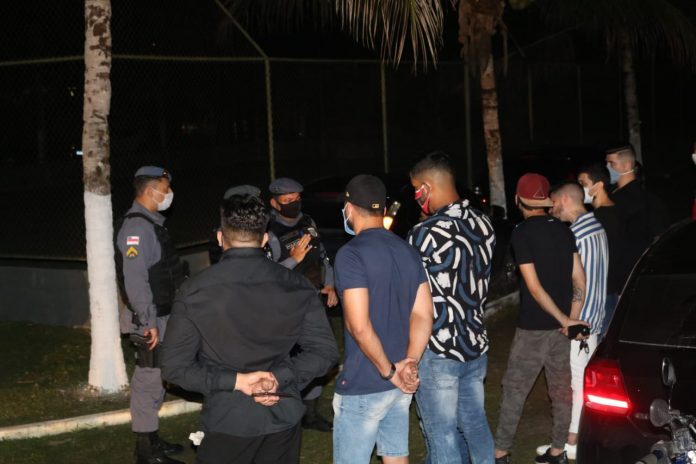 Mais de 500 pessoas foram flagradas em festas clandestinas na pandemia este ano