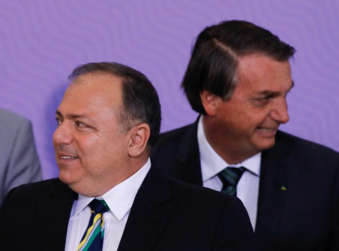 Bolsonaro transfere Pazuello para cargo na Secretaria-Geral do Exército