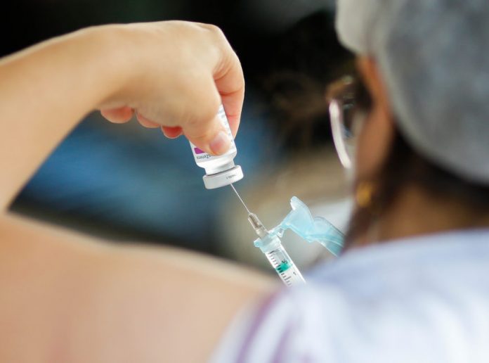 Brasil aplicou 1ª dose de vacina contra covid em 28,7 milhões de pessoas