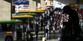 IBGE estima que desempregados no Brasil são 14,4 milhões