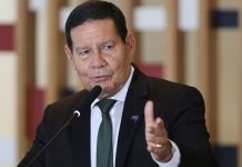 ‘Réu tem direito ao silêncio’, diz Mourão sobre depoimento de Pazuello