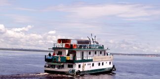 UBS Fluvial leva vacina contra a covid-19 a moradores da Calha do Rio Negro