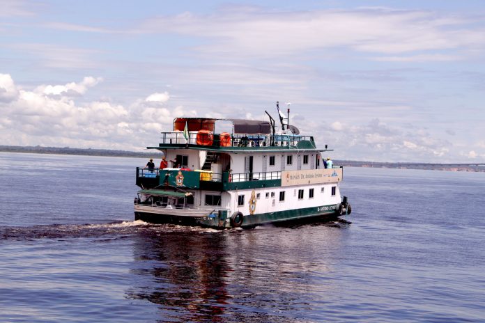 UBS Fluvial leva vacina contra a covid-19 a moradores da Calha do Rio Negro