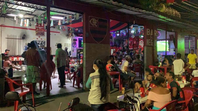 Vinte e três estabelecimentos são fechados e três festas clandestinas são encerradas