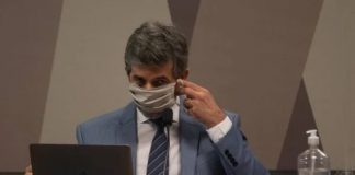 Teich diz que faltou estratégia do governo para adquirir vacinas