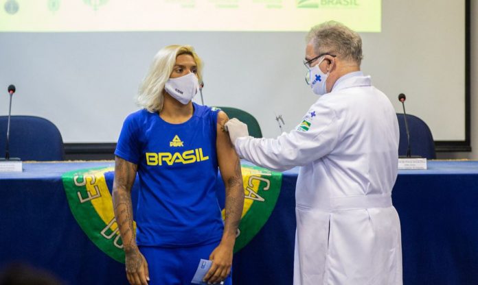 Tóquio 2020: atletas olímpicos e paralímpicos começam a ser vacinados