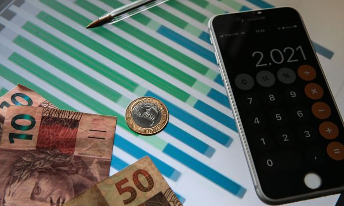 Prévia da inflação oficial fica em 0,95% em março, diz IBGE