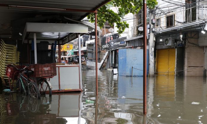 Sobe para 19 o número de mortos após chuvas no Rio de Janeiro